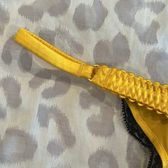 Agent Provocateur Molly Yellow and Black 3 Piece Lingerie Set 32B/2 - Picture 9 of 13